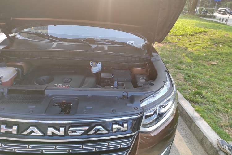 Used CHANGAN CS95 2017 2.0T Four-Wheel Drive ZhiZun Edition Engine Bay Left