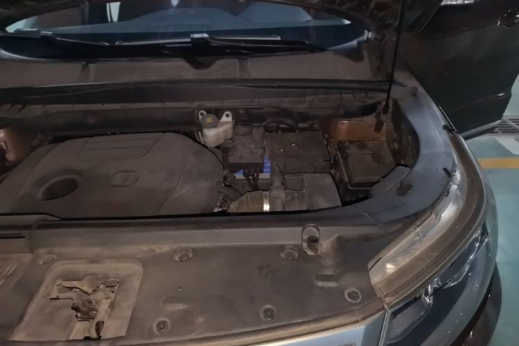Used CHANGAN CS95 2017 2.0T Two-Wheel Drive Zhitu Edition Engine Bay Left
