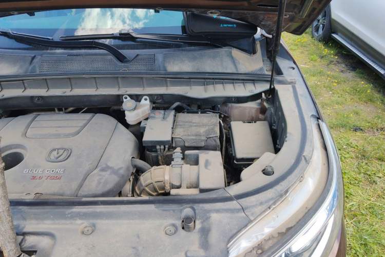Used CHANGAN CS95 2017 2.0T Four-Wheel Drive SmartDrive Edition Engine Bay Left