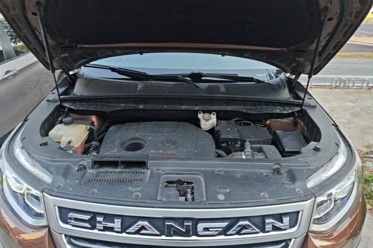 Used CHANGAN CS95 2017 2.0T Four-Wheel Drive SmartDrive Edition Engine Bay