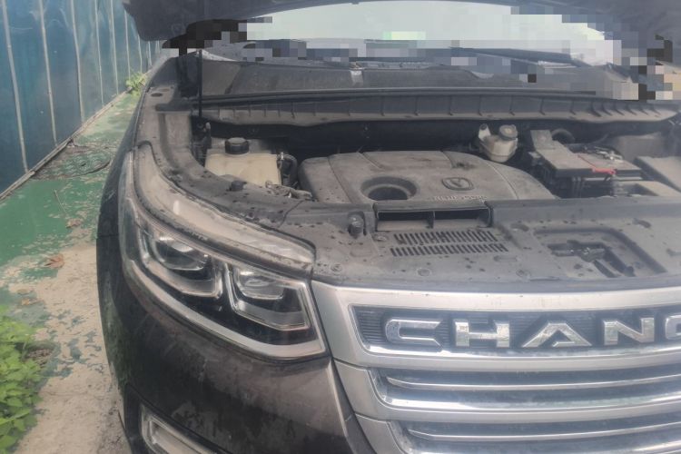 Used CHANGAN CS95 2017 2.0T Four-Wheel Drive ZhiZun Edition Engine Bay Right