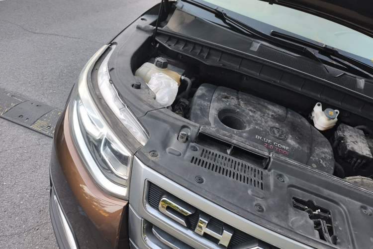 Used CHANGAN CS95 2017 2.0T Two-Wheel Drive Zhitu Edition Engine Bay Right