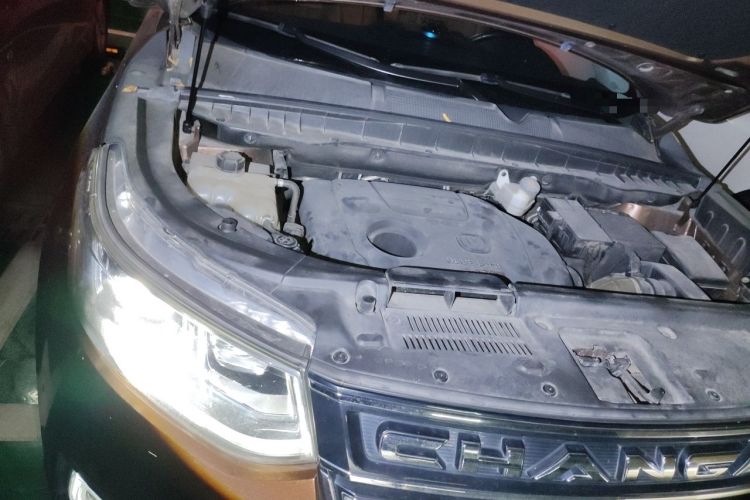 Used CHANGAN CS95 2017 2.0T Two-Wheel Drive Zhituo Edition Engine Bay Right