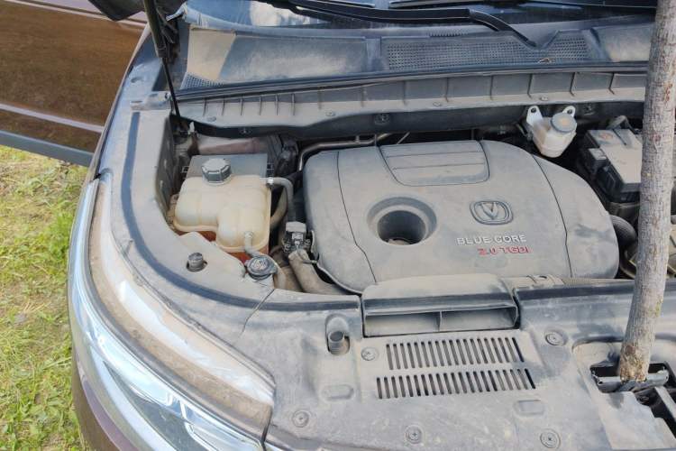 Used CHANGAN CS95 2017 2.0T Four-Wheel Drive SmartDrive Edition Engine Bay Right
