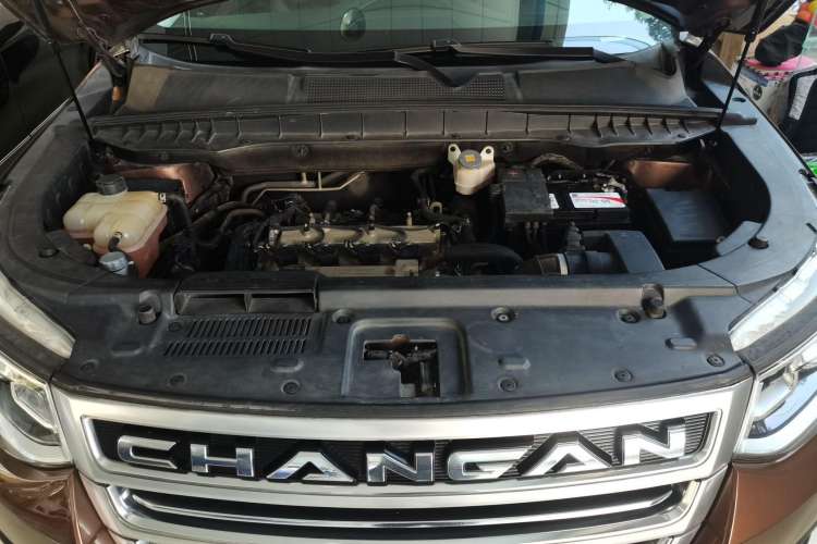 Used CHANGAN CS95 2017 2.0T Four-Wheel Drive SmartDrive Edition Engine Bay