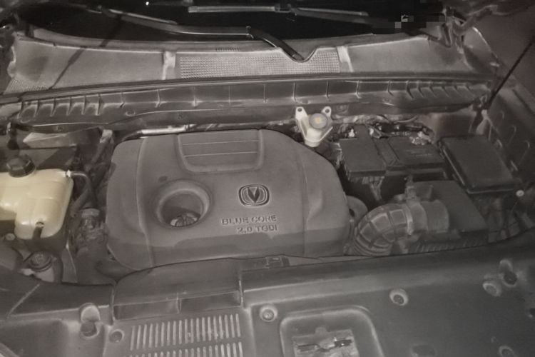 Used CHANGAN CS95 2017 2.0T Four-Wheel Drive SmartDrive Edition Engine Bay