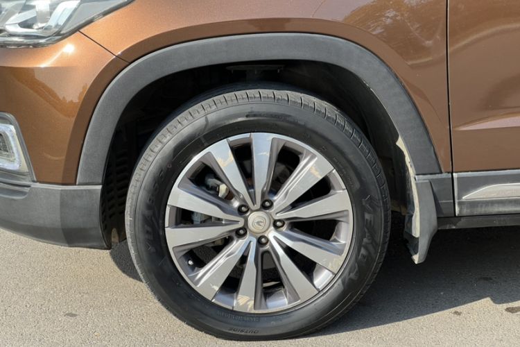 Used CHANGAN CS95 2017 2.0T Two-Wheel Drive Zhituo Edition Exterior 1