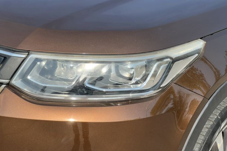 Used CHANGAN CS95 2017 2.0T Two-Wheel Drive Zhituo Edition Exterior 2