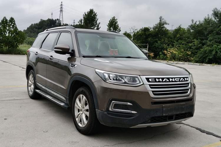 Used CHANGAN CS95 2017 2.0T Two-Wheel Drive Zhiyuan Edition Exterior 4