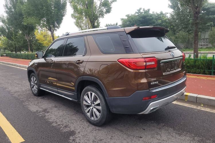Used CHANGAN CS95 2017 2.0T Two-Wheel Drive Zhitu Edition Exterior 6