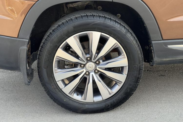 Used CHANGAN CS95 2017 2.0T Two-Wheel Drive Zhituo Edition Exterior 6