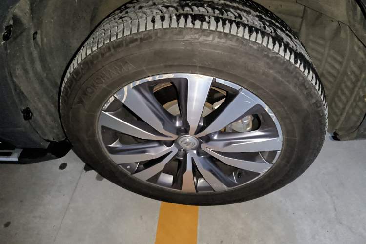 Used CHANGAN CS95 2017 2.0T Two-Wheel Drive Zhitu Edition Exterior 7