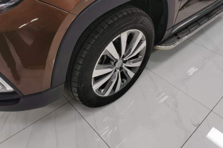 Used CHANGAN CS95 2017 2.0T Two-Wheel Drive Zhituo Edition Exterior 7