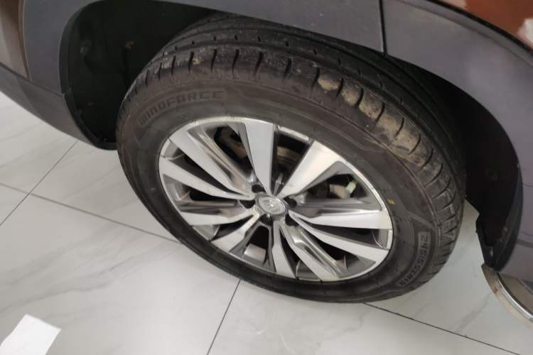 Used CHANGAN CS95 2017 2.0T Two-Wheel Drive Zhituo Edition Exterior 8