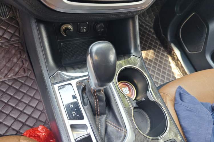 Used CHANGAN CS95 2017 2.0T Four-Wheel Drive ZhiZun Edition Gear Lever
