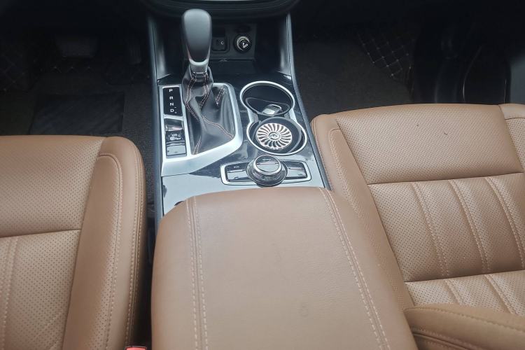 Used CHANGAN CS95 2017 2.0T Two-Wheel Drive Zhitu Edition Gear Lever