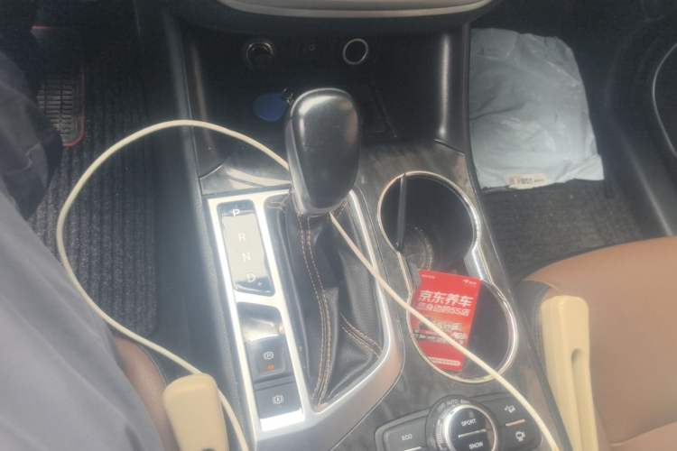 Used CHANGAN CS95 2017 2.0T Four-Wheel Drive ZhiZun Edition Gear Lever