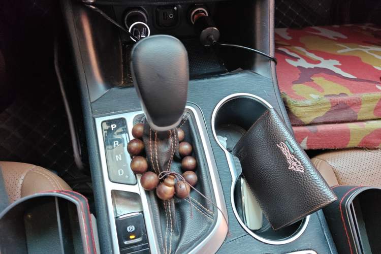 Used CHANGAN CS95 2017 2.0T Two-Wheel Drive Zhiyuan Edition Gear Lever