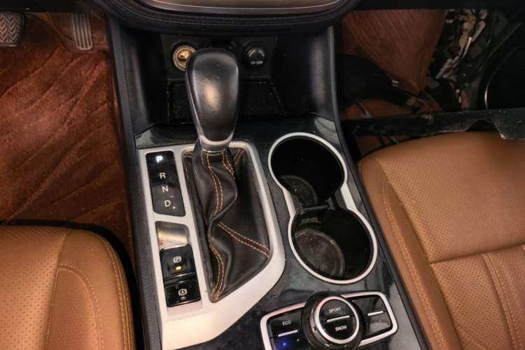 Used CHANGAN CS95 2017 2.0T Two-Wheel Drive Zhiyuan Edition Gear Lever