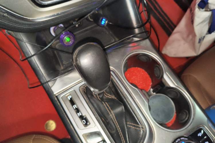 Used CHANGAN CS95 2017 2.0T Four-Wheel Drive SmartDrive Edition Gear Lever