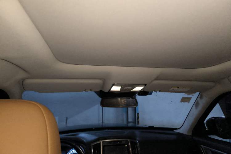 Used CHANGAN CS95 2017 2.0T Two-Wheel Drive Zhitu Edition Headliner