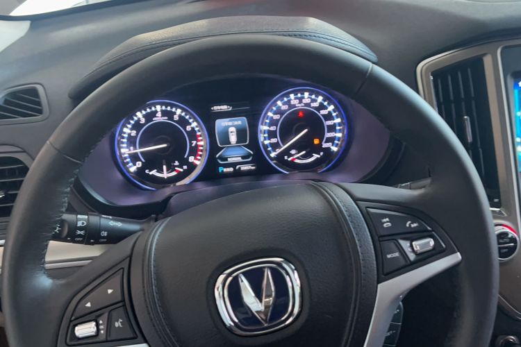 Used CHANGAN CS95 2017 2.0T Two-Wheel Drive Zhituo Edition Instrument Cluster