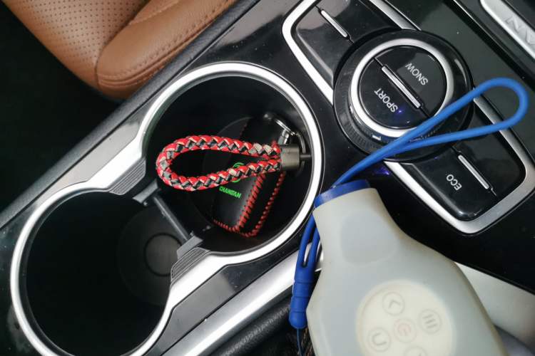Used CHANGAN CS95 2017 2.0T Two-Wheel Drive Zhituo Edition Interior 1