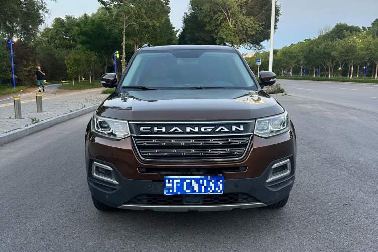 Used CHANGAN CS95 2017 2.0T Two-Wheel Drive Zhituo Edition Interior 1