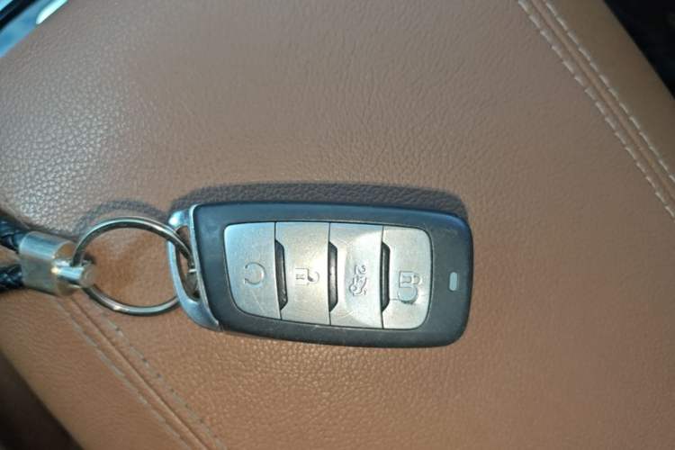 Used CHANGAN CS95 2017 2.0T Four-Wheel Drive SmartDrive Edition Interior 1