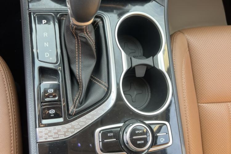 Used CHANGAN CS95 2017 2.0T Two-Wheel Drive Zhituo Edition Interior 10
