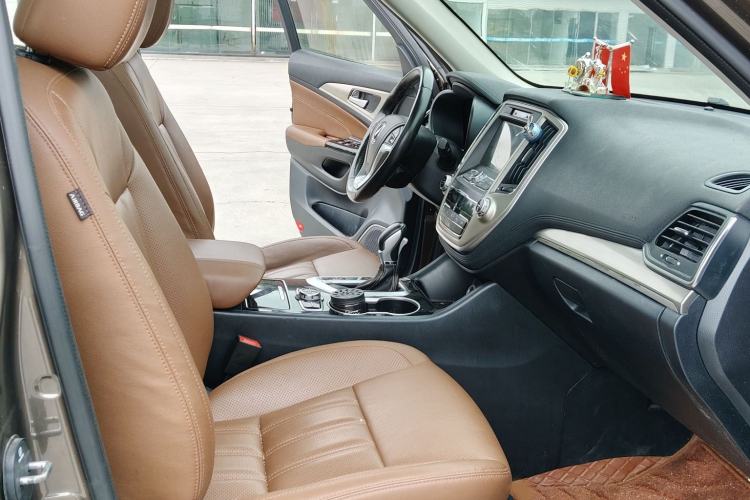 Used CHANGAN CS95 2017 2.0T Two-Wheel Drive Zhiyuan Edition Interior 11