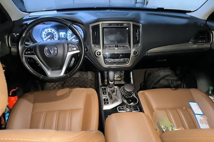 Used CHANGAN CS95 2017 2.0T Two-Wheel Drive Zhitu Edition Interior 2