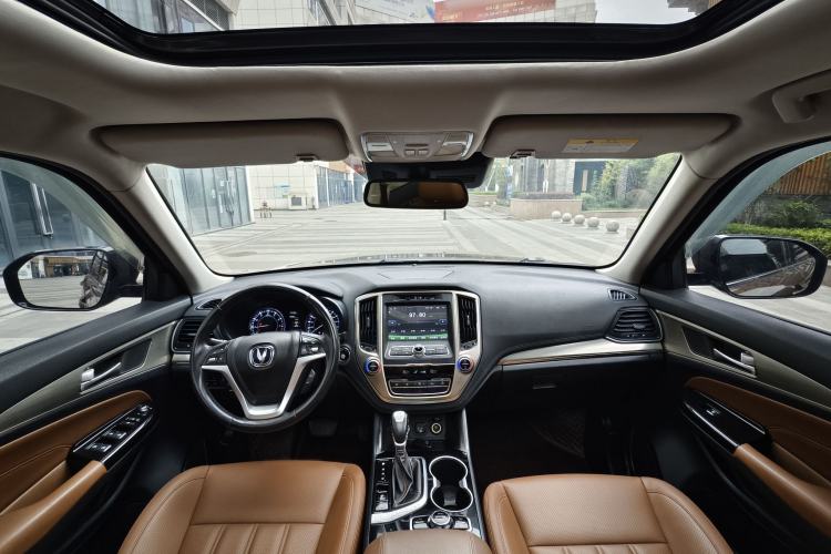 Used CHANGAN CS95 2017 2.0T Four-Wheel Drive SmartDrive Edition Interior 2