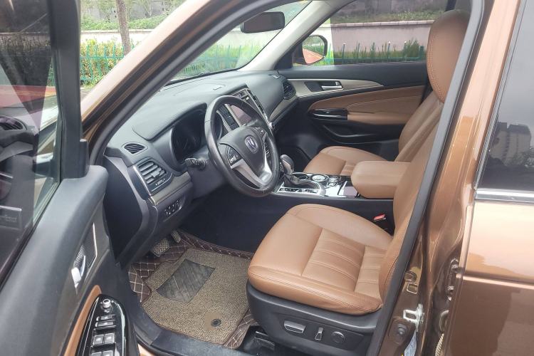 Used CHANGAN CS95 2017 2.0T Two-Wheel Drive Zhitu Edition Interior 2