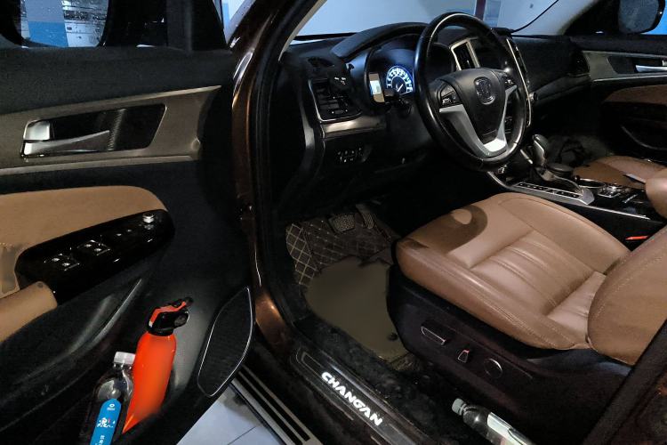Used CHANGAN CS95 2017 2.0T Two-Wheel Drive Zhitu Edition Interior 3