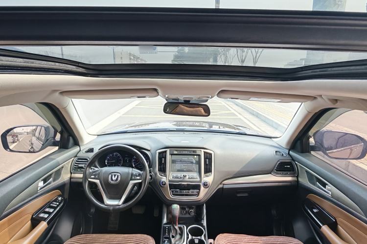 Used CHANGAN CS95 2017 2.0T Two-Wheel Drive Zhituo Edition Interior 3