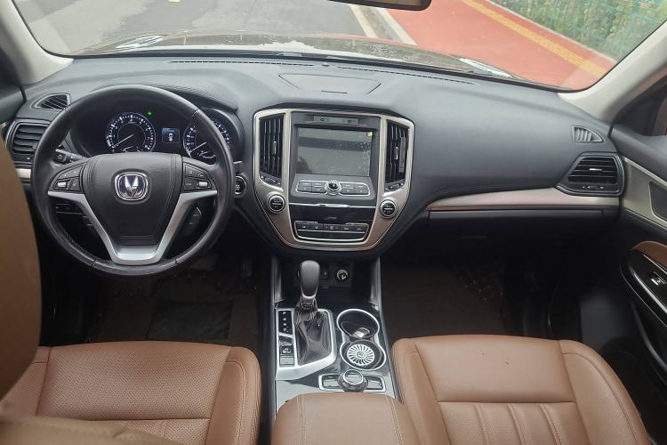 Used CHANGAN CS95 2017 2.0T Two-Wheel Drive Zhitu Edition Interior 3