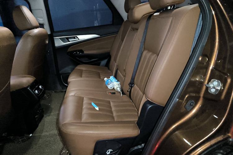 Used CHANGAN CS95 2017 2.0T Two-Wheel Drive Zhitu Edition Interior 4