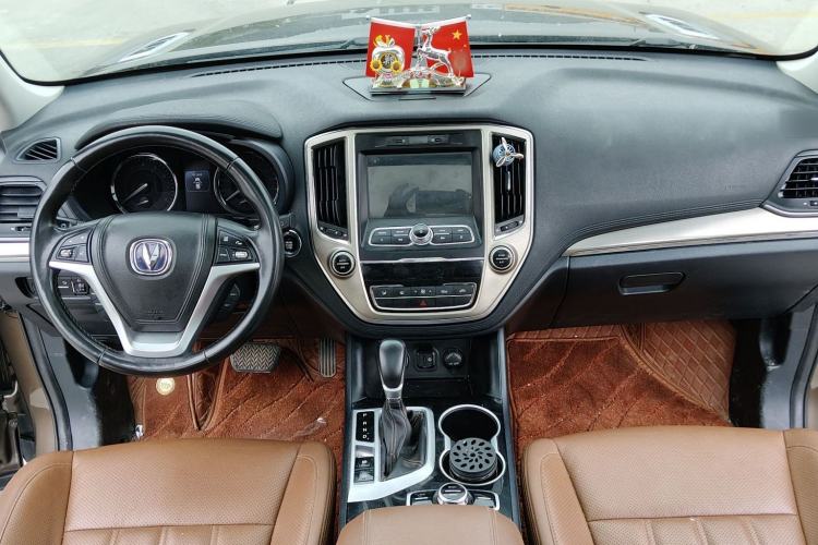 Used CHANGAN CS95 2017 2.0T Two-Wheel Drive Zhiyuan Edition Interior 6