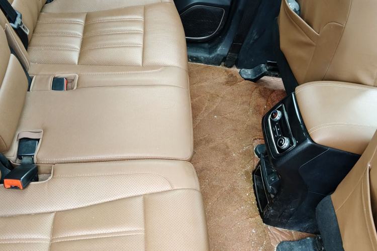 Used CHANGAN CS95 2017 2.0T Two-Wheel Drive Zhiyuan Edition Interior 7