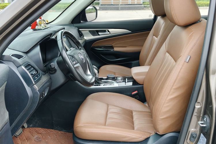 Used CHANGAN CS95 2017 2.0T Two-Wheel Drive Zhiyuan Edition Interior 9