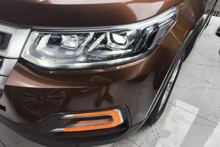 Used CHANGAN CS95 2017 2.0T Two-Wheel Drive Zhiyuan Edition Left Front Headlight