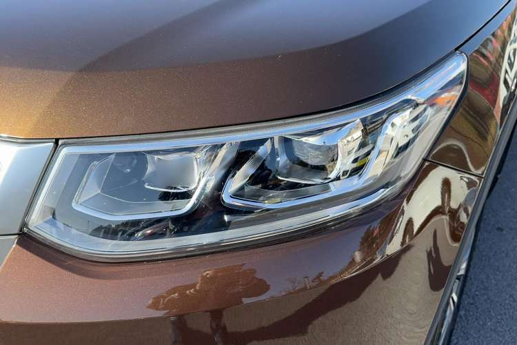 Used CHANGAN CS95 2017 2.0T Two-Wheel Drive Zhitu Edition Left Front Headlight
