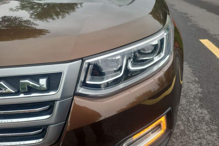 Used CHANGAN CS95 2017 2.0T Two-Wheel Drive Zhitu Edition Left Front Headlight