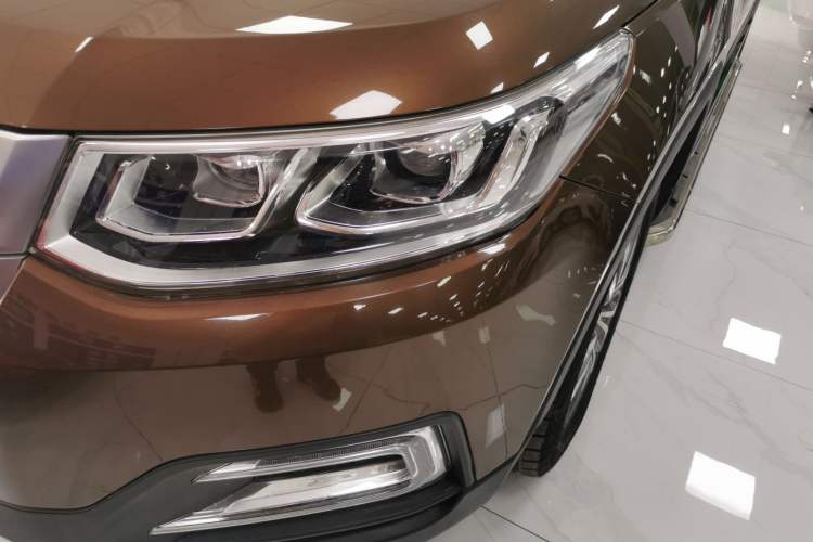 Used CHANGAN CS95 2017 2.0T Two-Wheel Drive Zhituo Edition Left Front Headlight