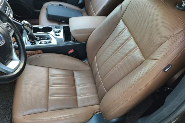 Used CHANGAN CS95 2017 2.0T Two-Wheel Drive Zhitu Edition Left Front Seat