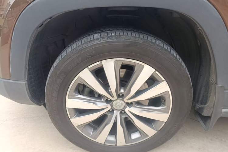Used CHANGAN CS95 2017 2.0T Four-Wheel Drive SmartDrive Edition Left Front Wheel Hub