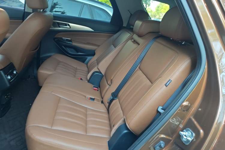 Used CHANGAN CS95 2017 2.0T Four-Wheel Drive SmartDrive Edition Left Rear Seat
