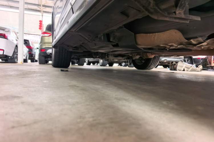 Used CHANGAN CS95 2017 2.0T Two-Wheel Drive Zhiyuan Edition Left Side Sill