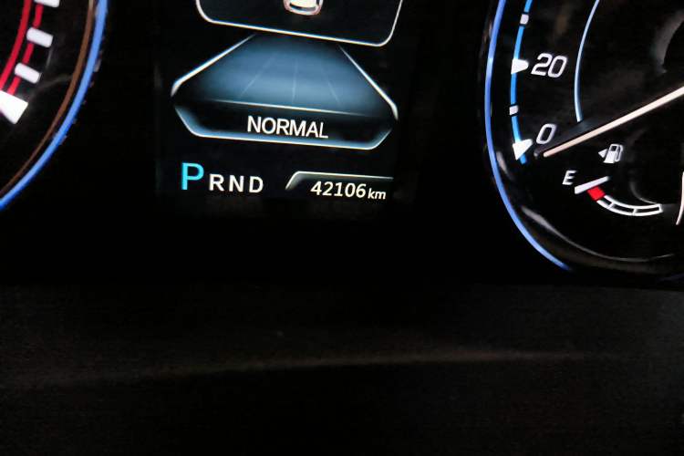 Used CHANGAN CS95 2017 2.0T Two-Wheel Drive Zhitu Edition Odometer Close Up